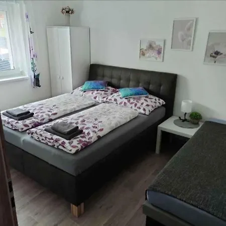 아파트 With Garden In 53364 브르흘라비