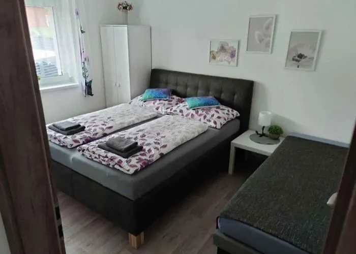 아파트 With Garden In 53364 브르흘라비